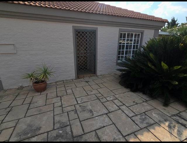 3 BEDROOM HOUSE FOR SALE IN AMBERFIELD